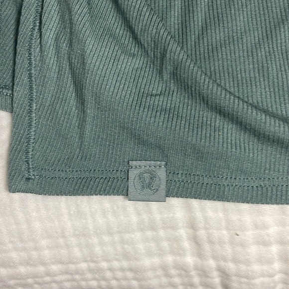 Lululemon Side Cinch Ribbed T-shirt - Picture 3 of 5